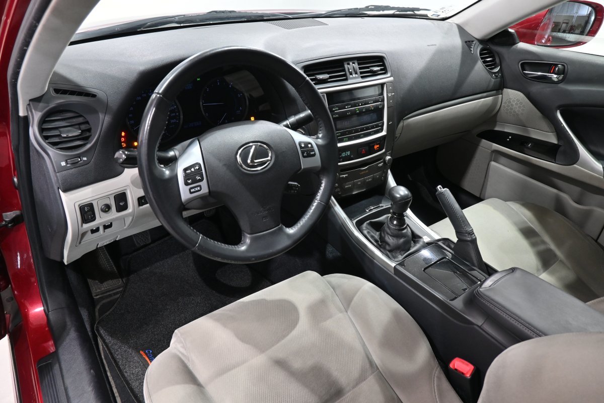 Foto Lexus IS 9