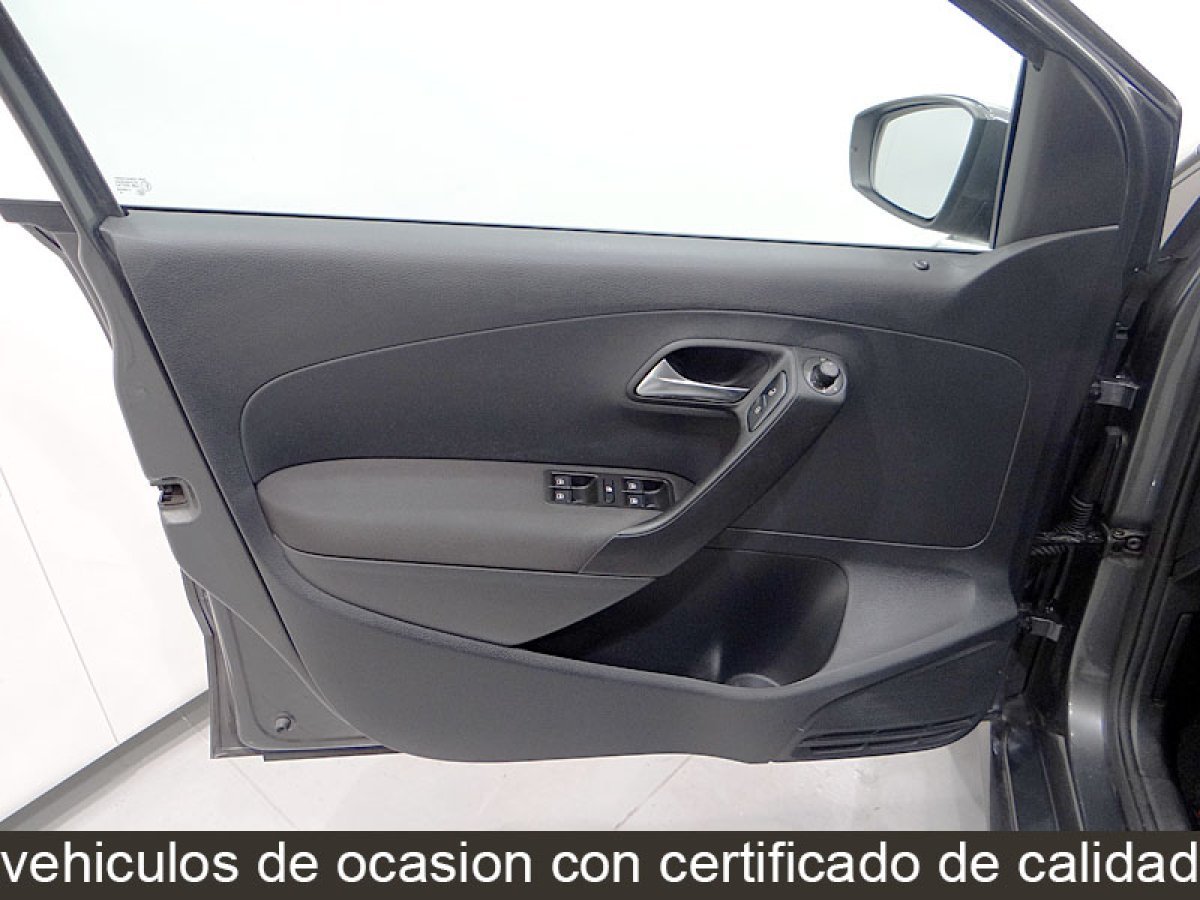 Foto Volkswagen Polo 23