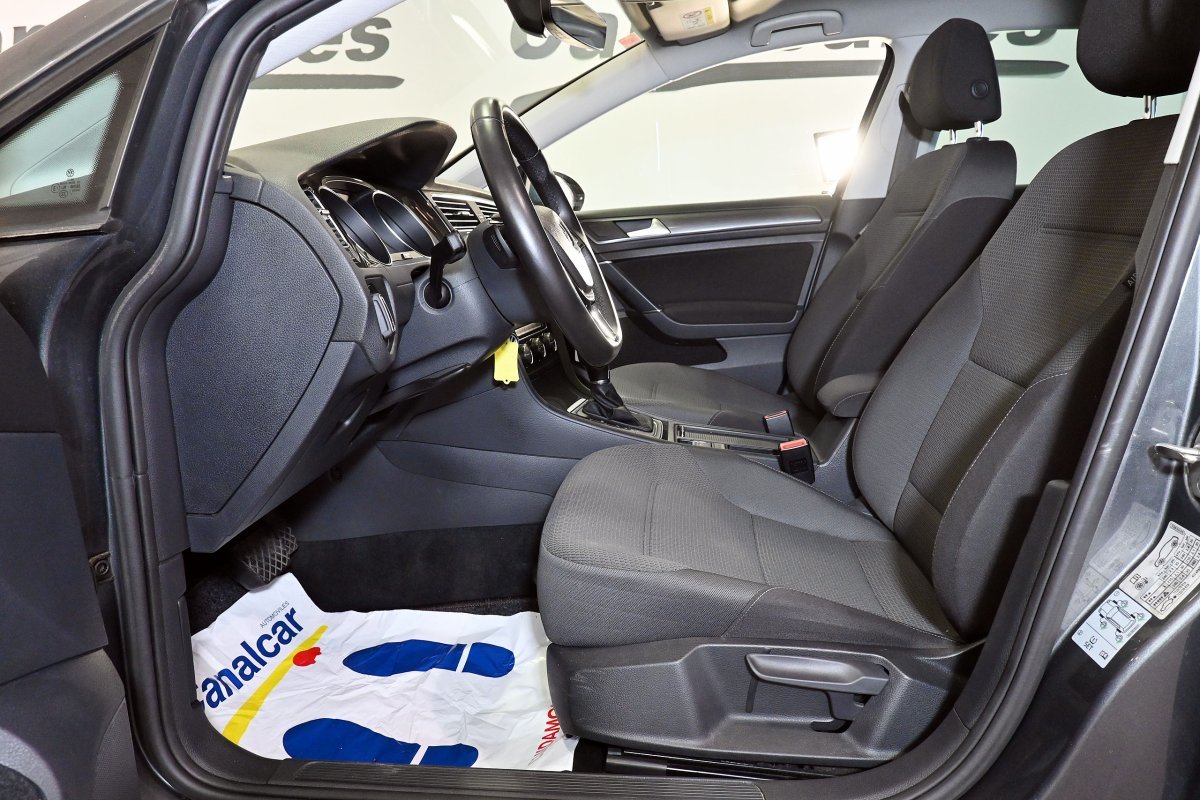 Foto Volkswagen Golf 13