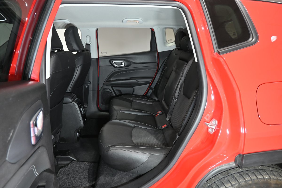Foto Jeep Compass 11