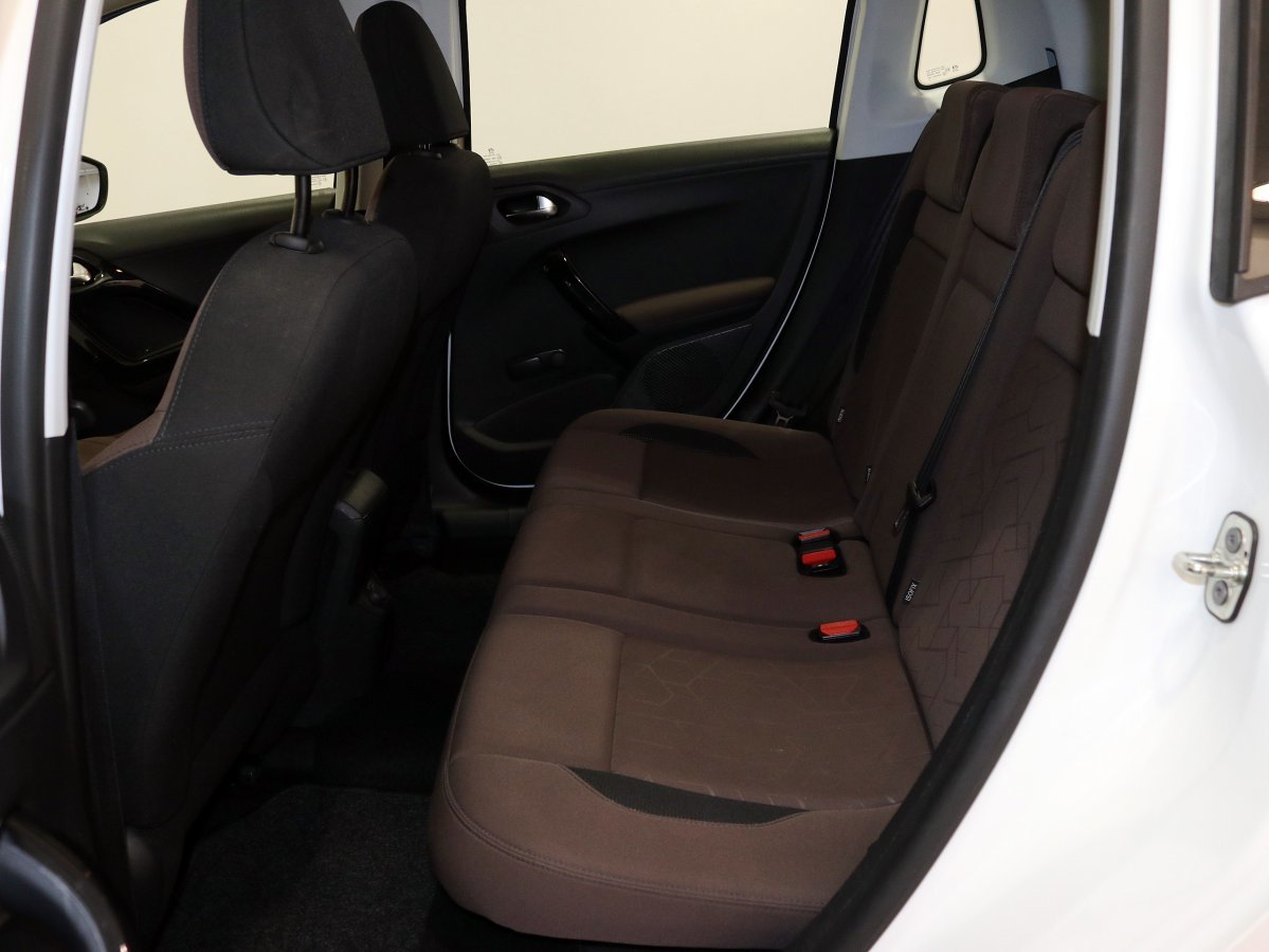 Foto Peugeot 2008 15