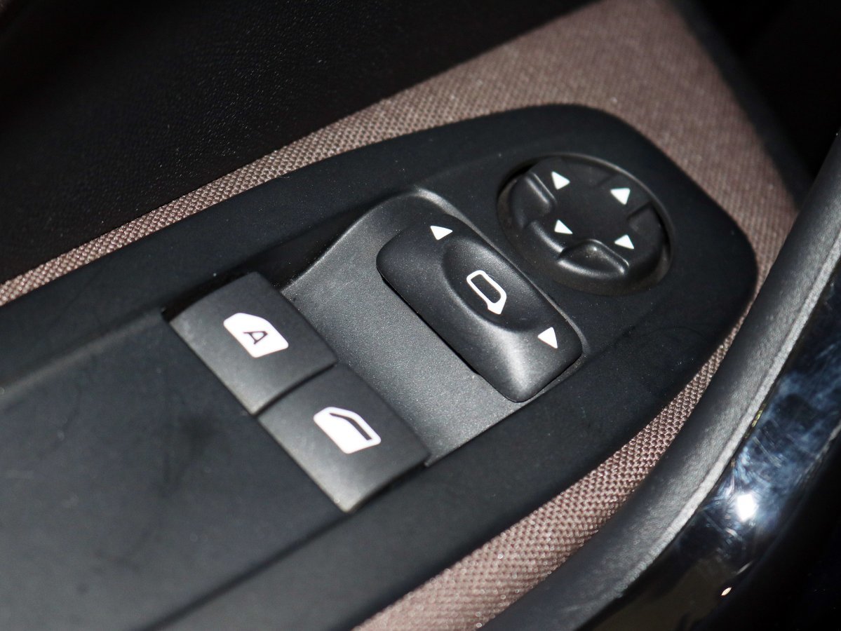 Foto Peugeot 2008 23