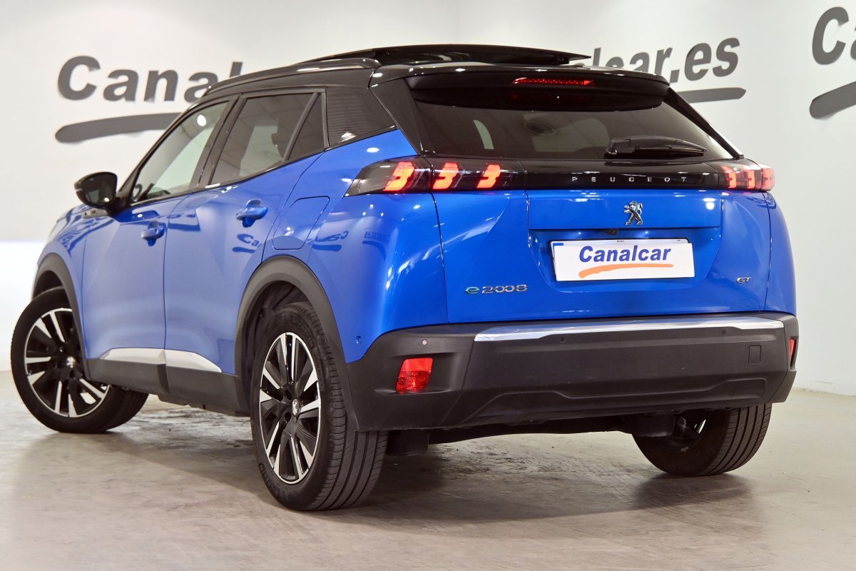 Foto Peugeot e-2008 6