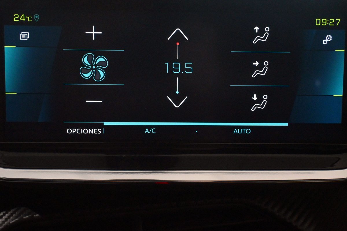 Foto Peugeot e-2008 20