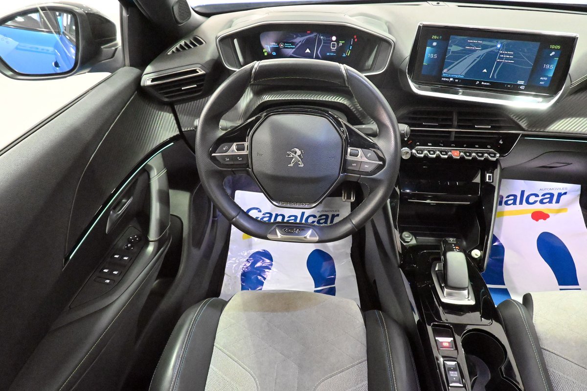 Foto Peugeot e-2008 28