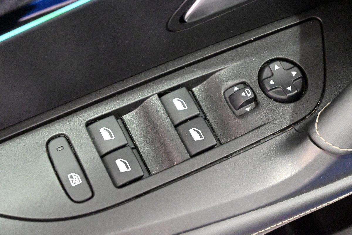 Foto Peugeot e-2008 34