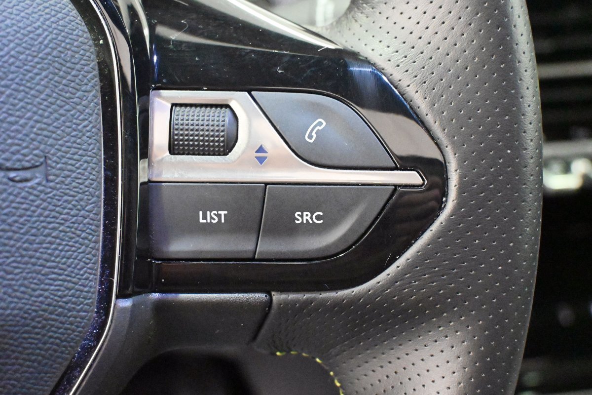 Foto Peugeot e-2008 40