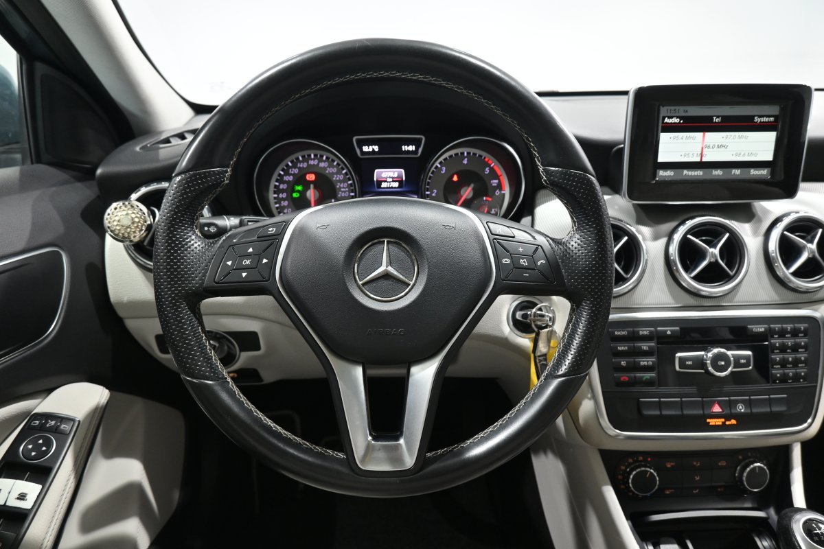 Foto Mercedes-Benz Clase GLA 19