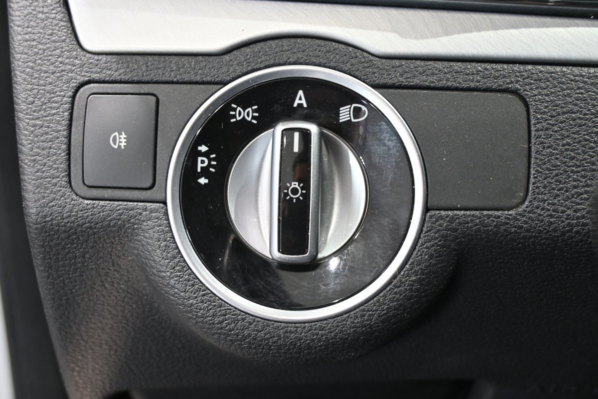 Foto Mercedes-Benz Clase E 27