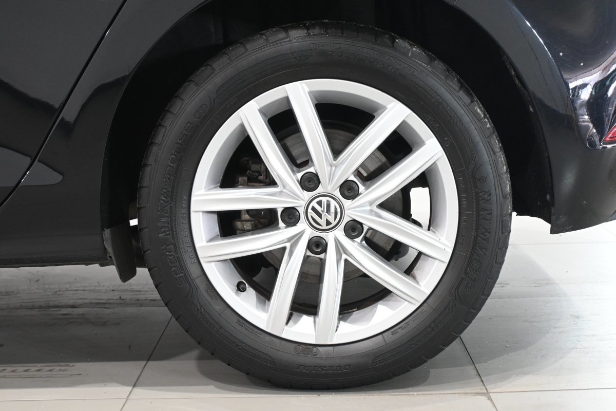 Foto Volkswagen Golf 26