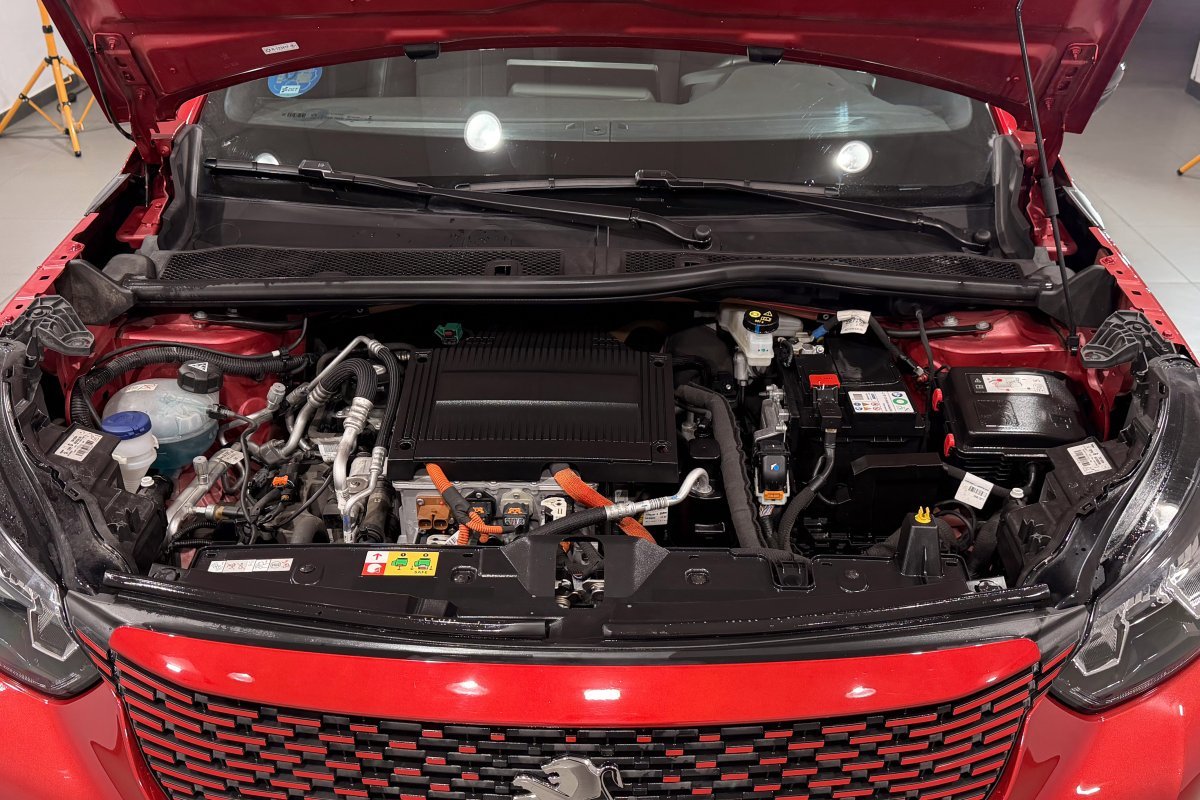 Foto Peugeot e-2008 6