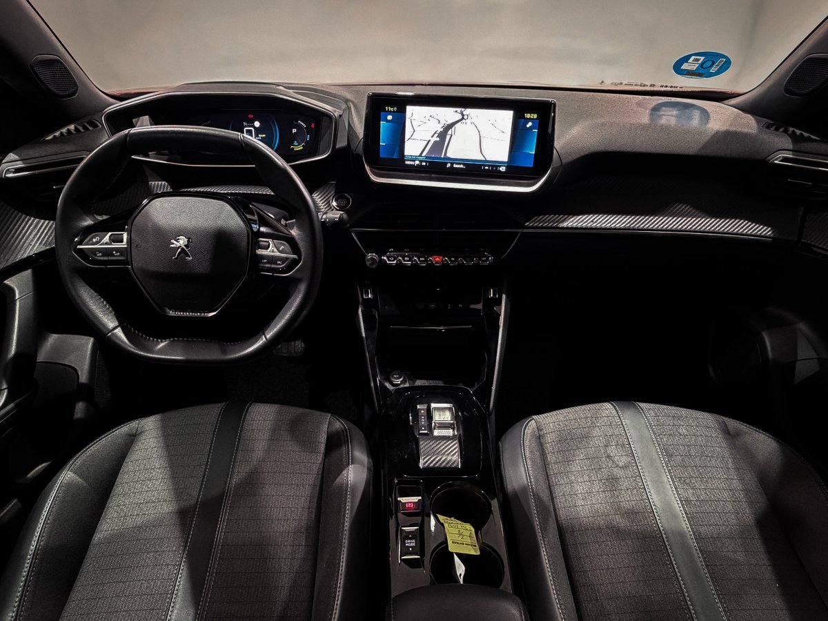 Foto Peugeot e-2008 16