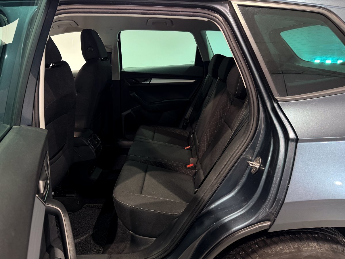 Foto Skoda Karoq 11