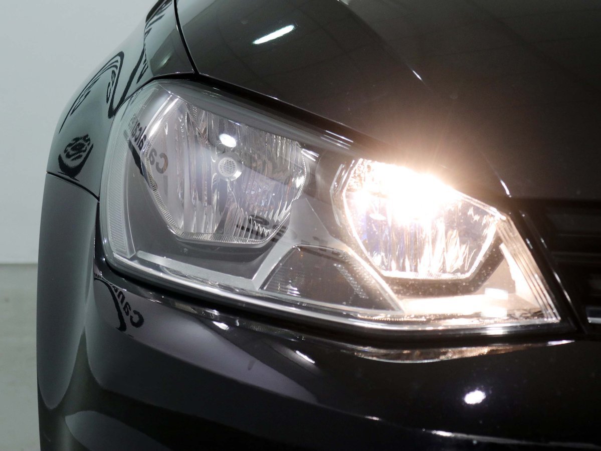 Foto Volkswagen Golf 11