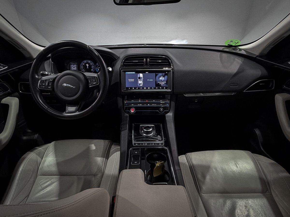 Foto Jaguar F-Pace 18