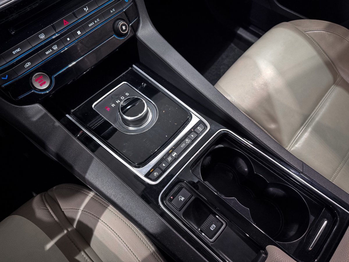 Foto Jaguar F-Pace 20