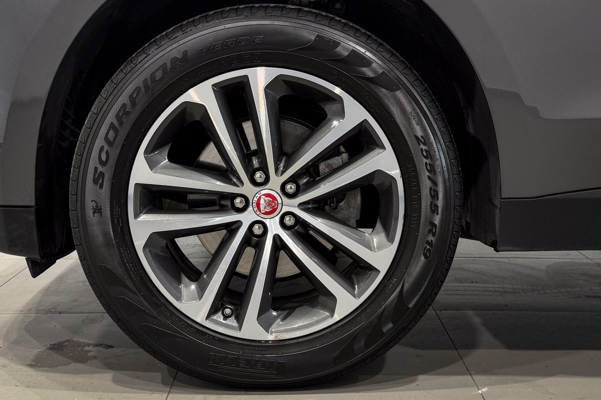 Foto Jaguar F-Pace 29