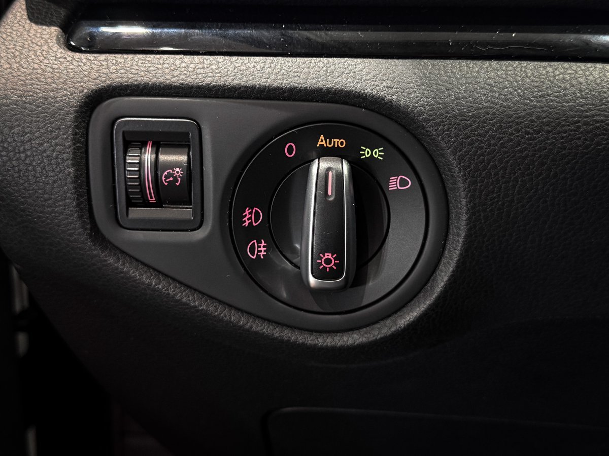 Foto Volkswagen Sharan 22