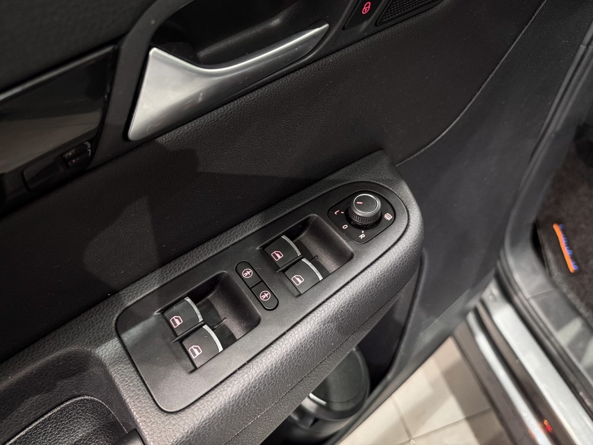 Foto Volkswagen Sharan 23