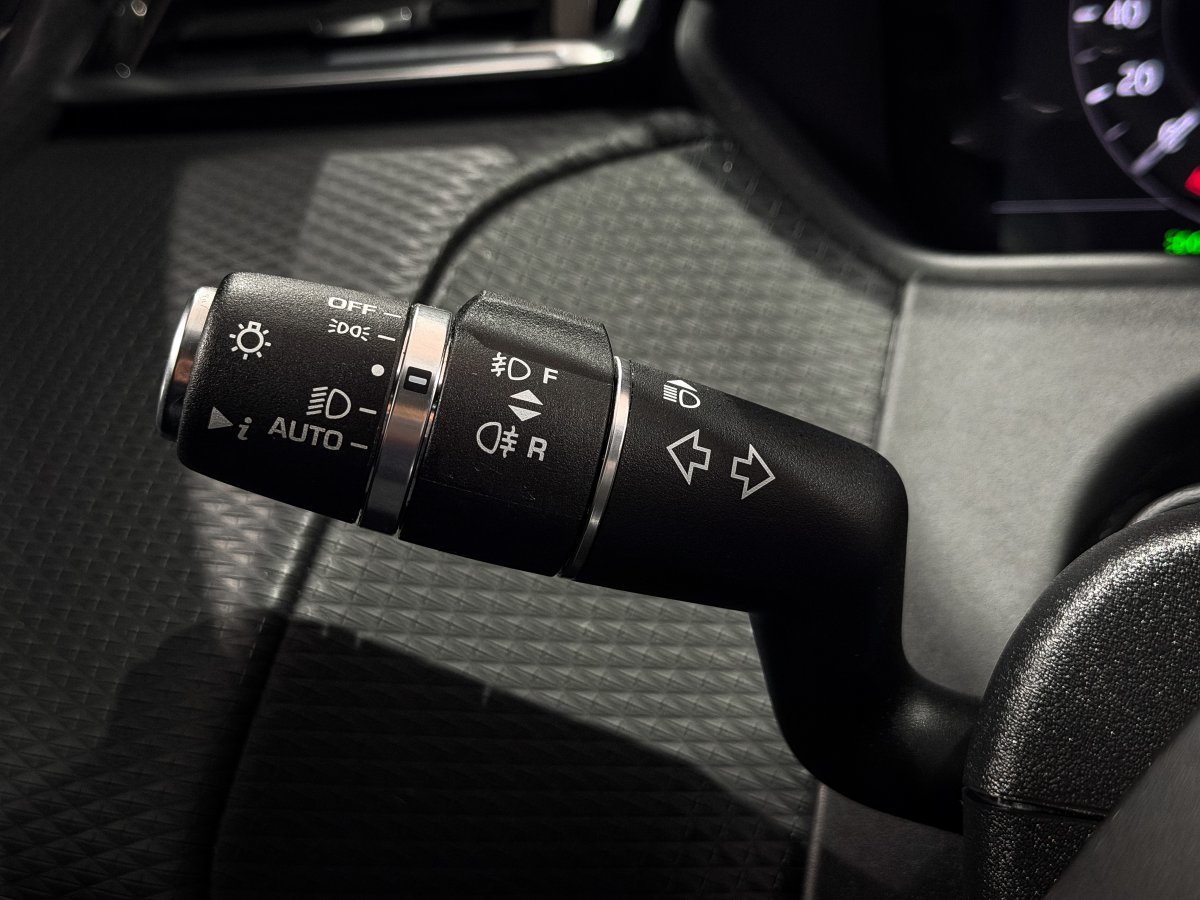 Foto Land-Rover Range Rover Velar 25