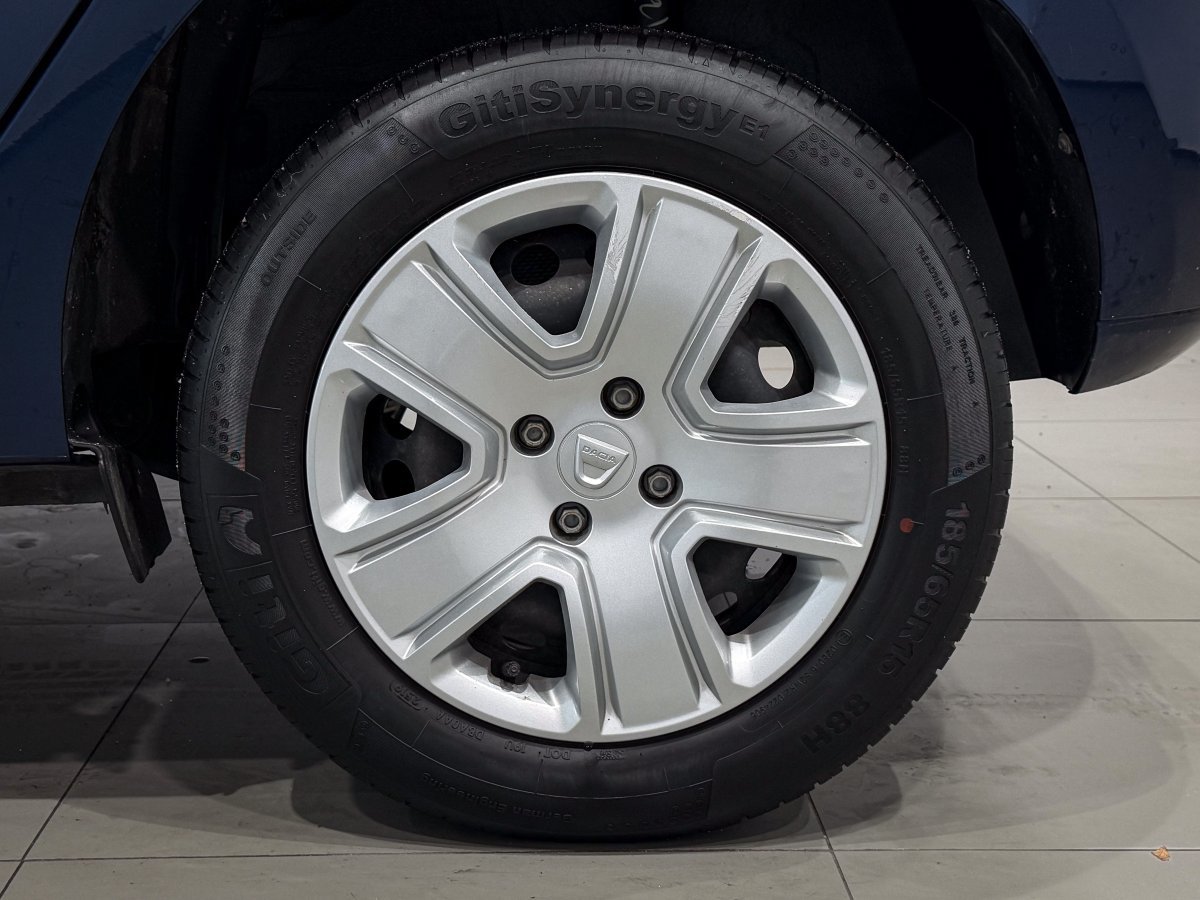 Foto Dacia Sandero 25