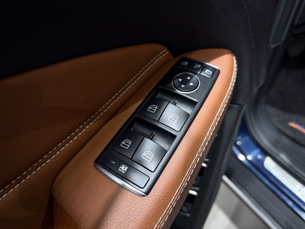 Foto Mercedes-Benz Clase GLS 34