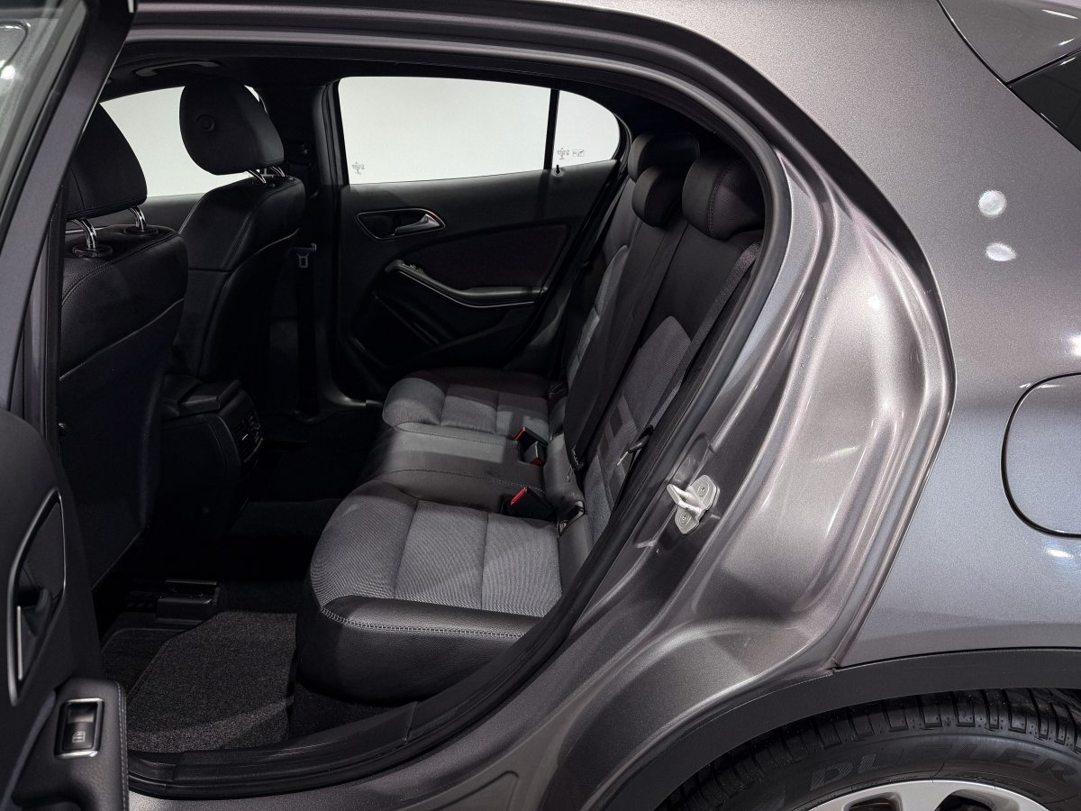 Foto Mercedes-Benz Clase GLA 11