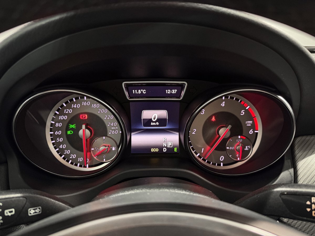 Foto Mercedes-Benz Clase GLA 14