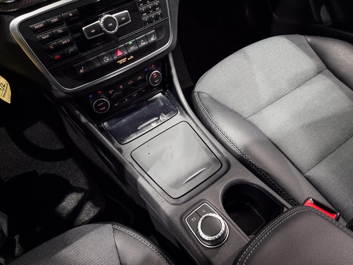 Foto Mercedes-Benz Clase GLA 20