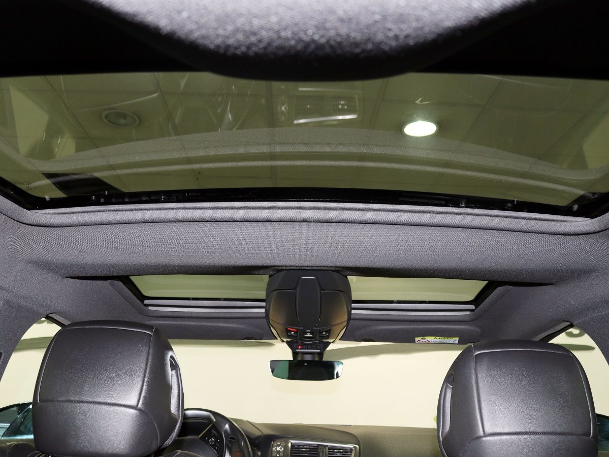 Foto DS Automobiles DS 5 11