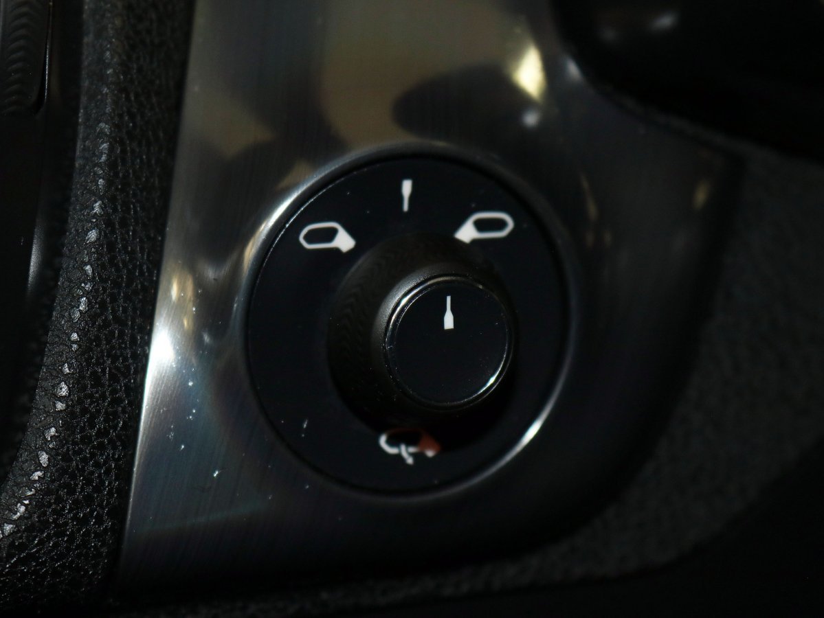 Foto DS Automobiles DS 5 23