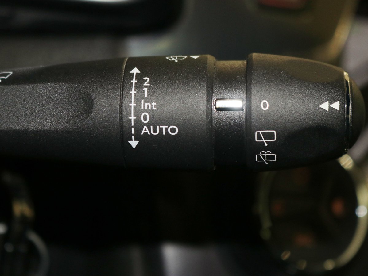 Foto DS Automobiles DS 5 25