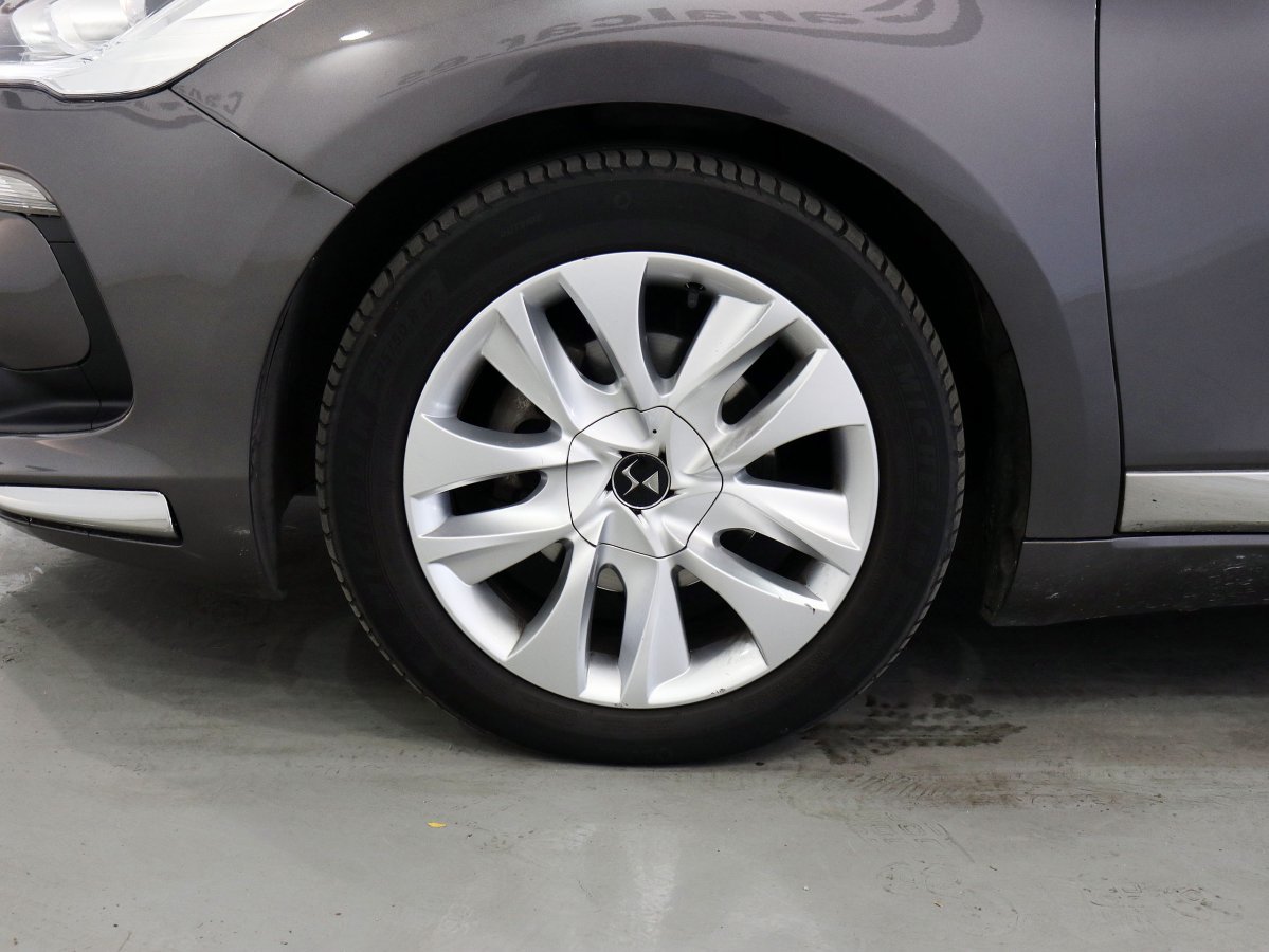 Foto DS Automobiles DS 5 28