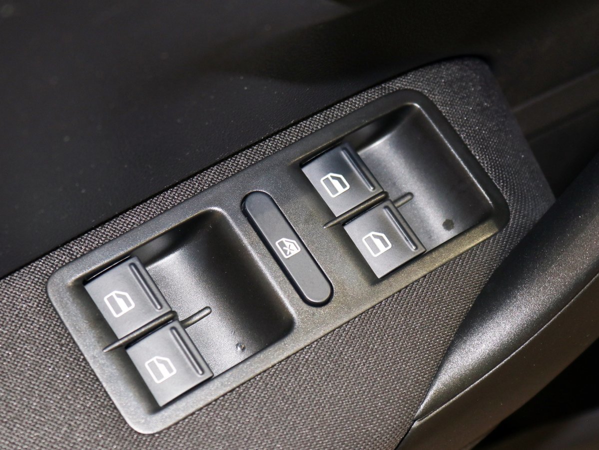 Foto Volkswagen Polo 14