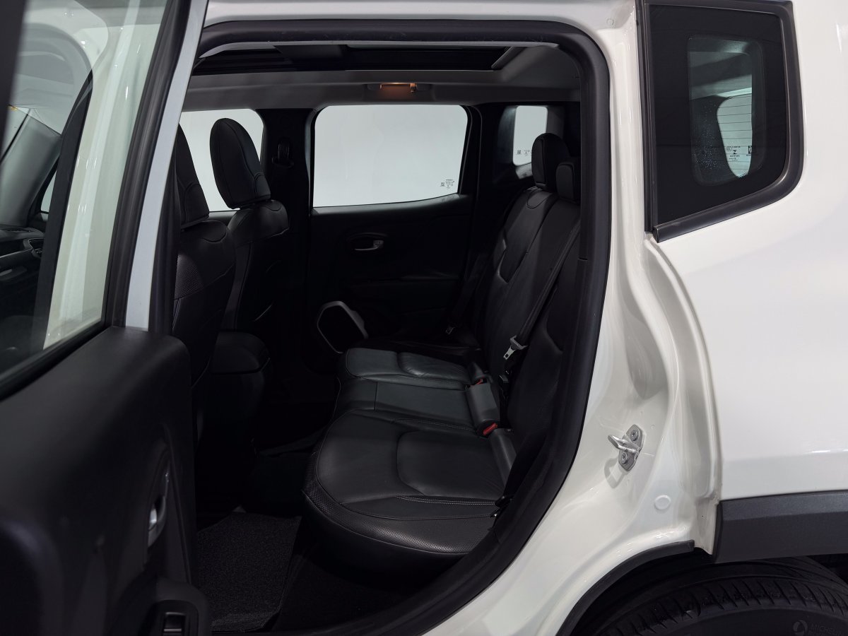 Foto Jeep Renegade 11