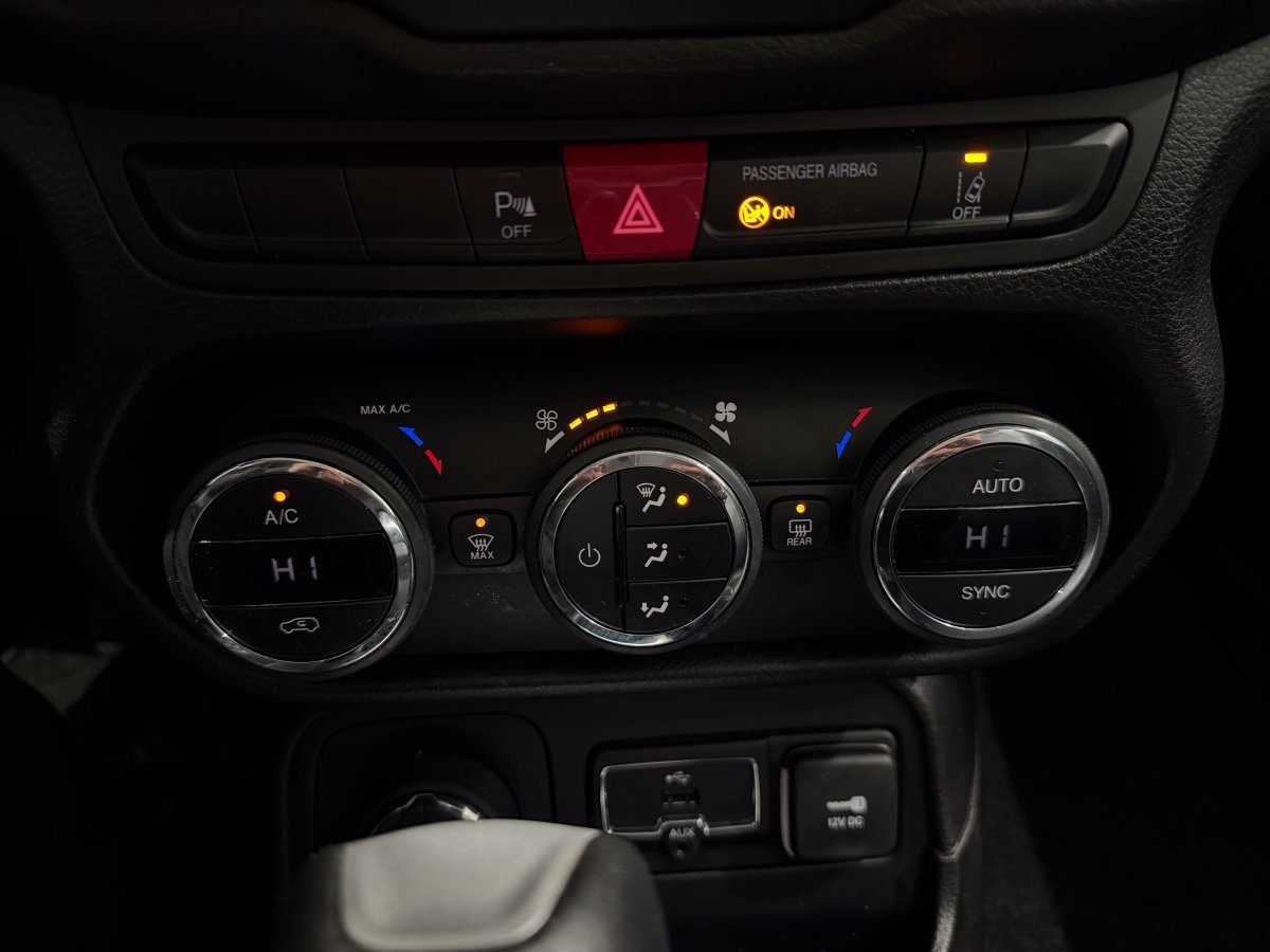 Foto Jeep Renegade 19