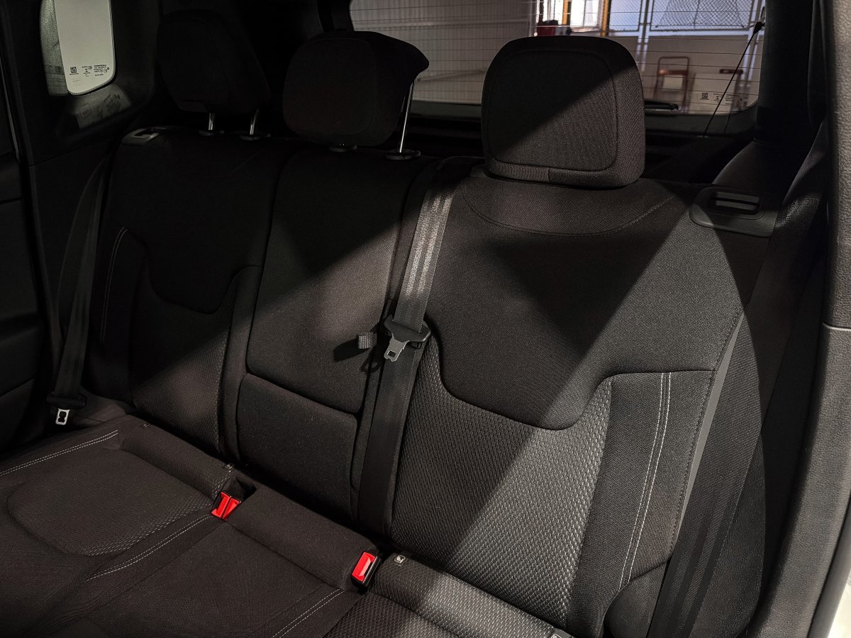 Foto Jeep Renegade 12