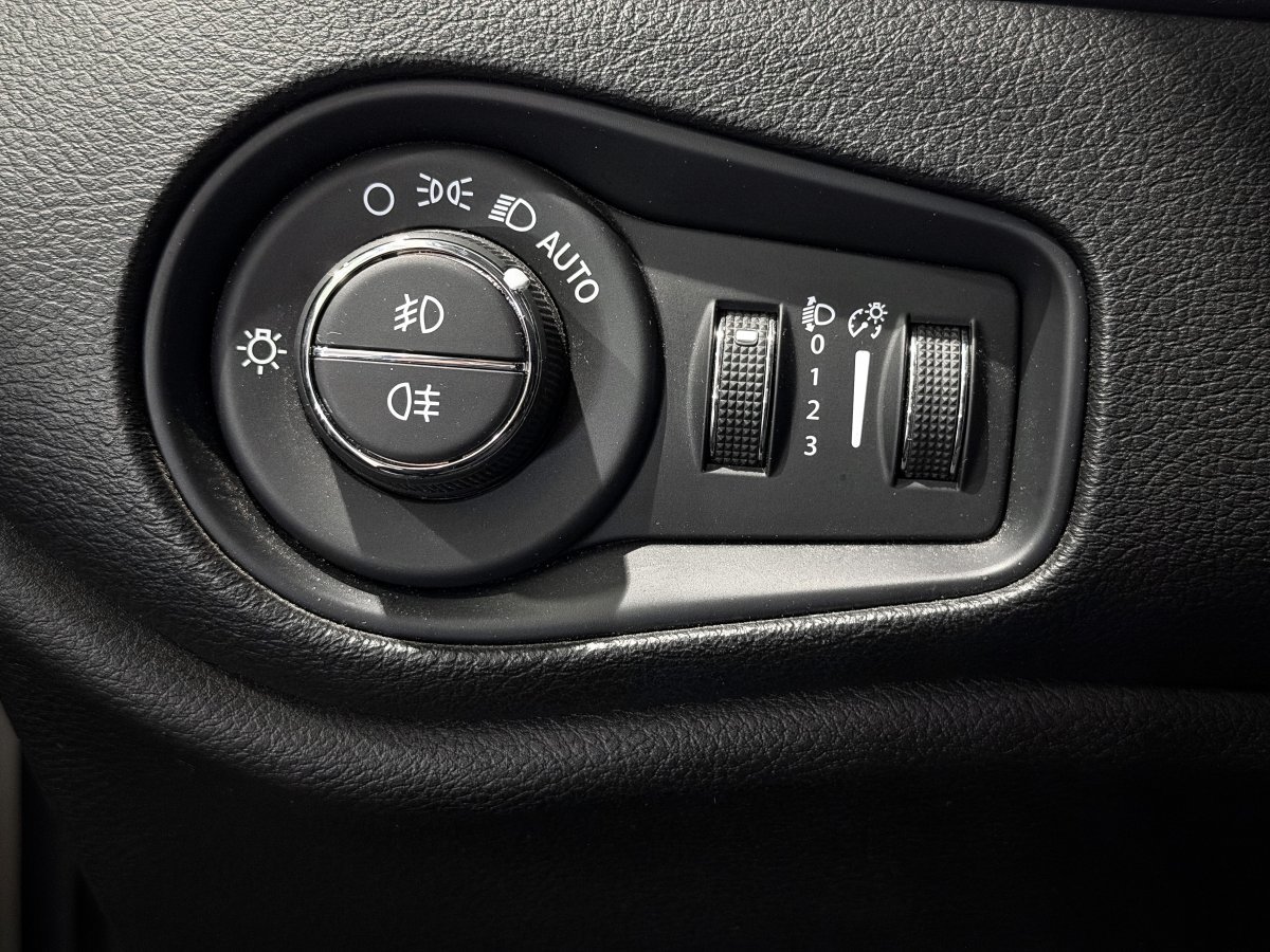 Foto Jeep Renegade 24