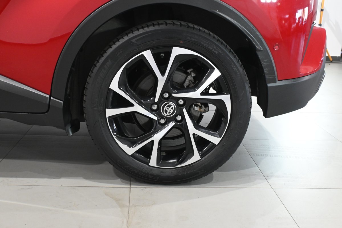 Foto Toyota C-HR 29