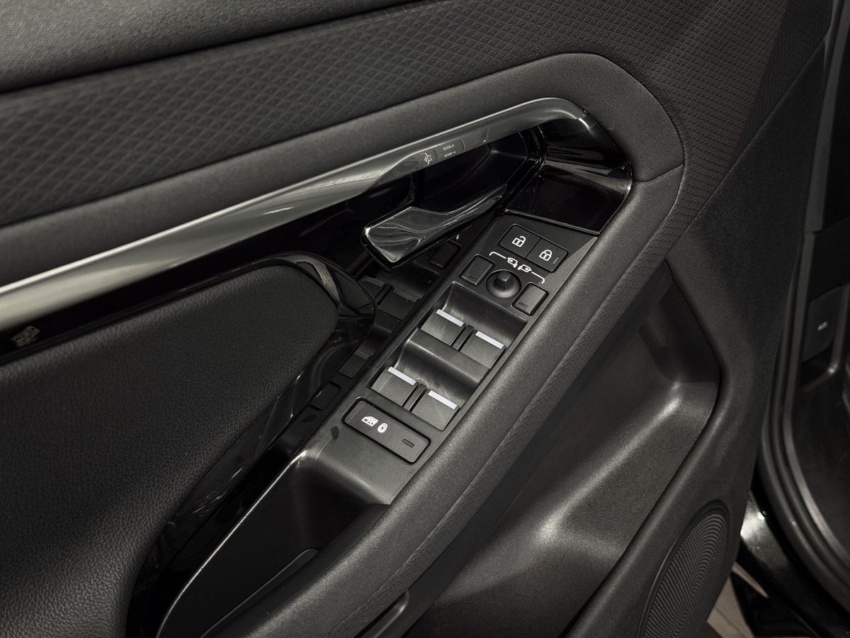 Foto Land-Rover Range Rover Evoque 31