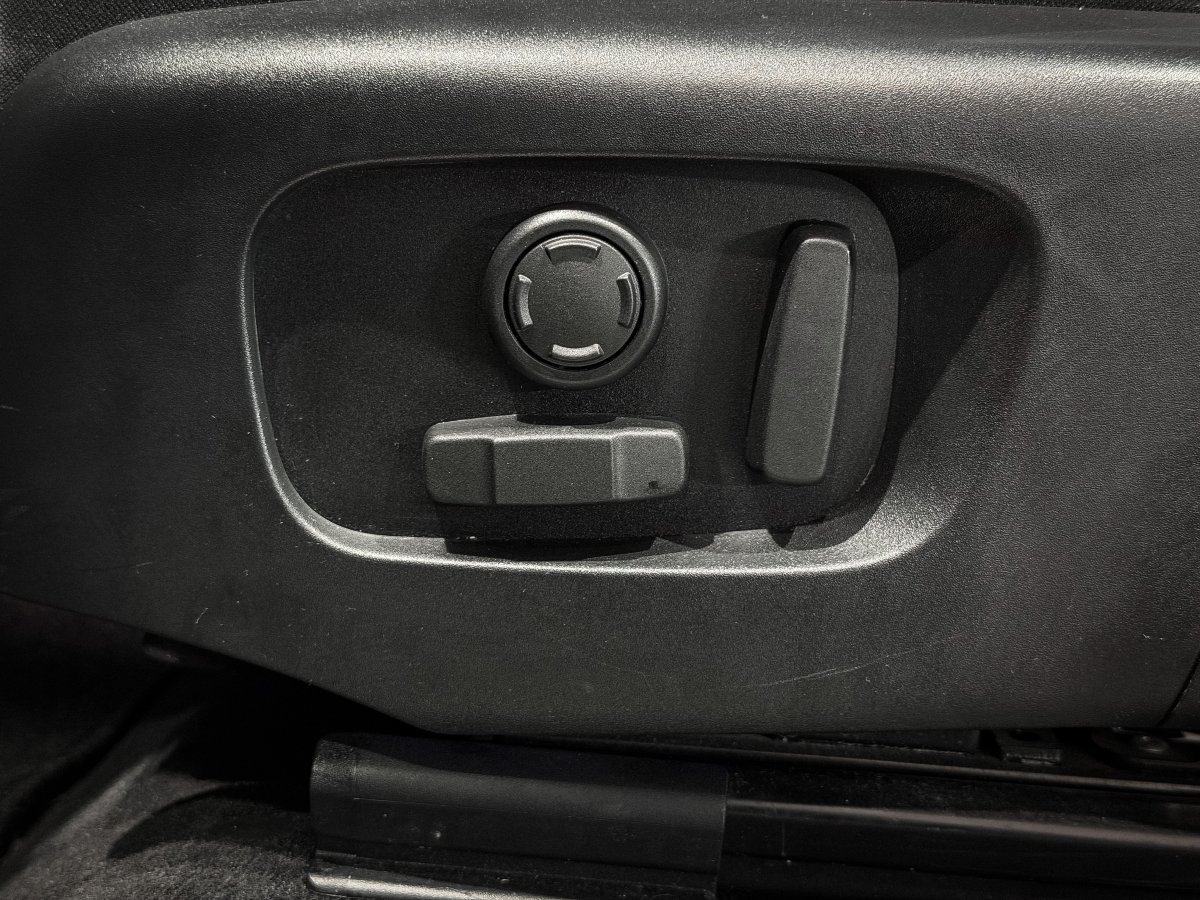 Foto Land-Rover Range Rover Evoque 32