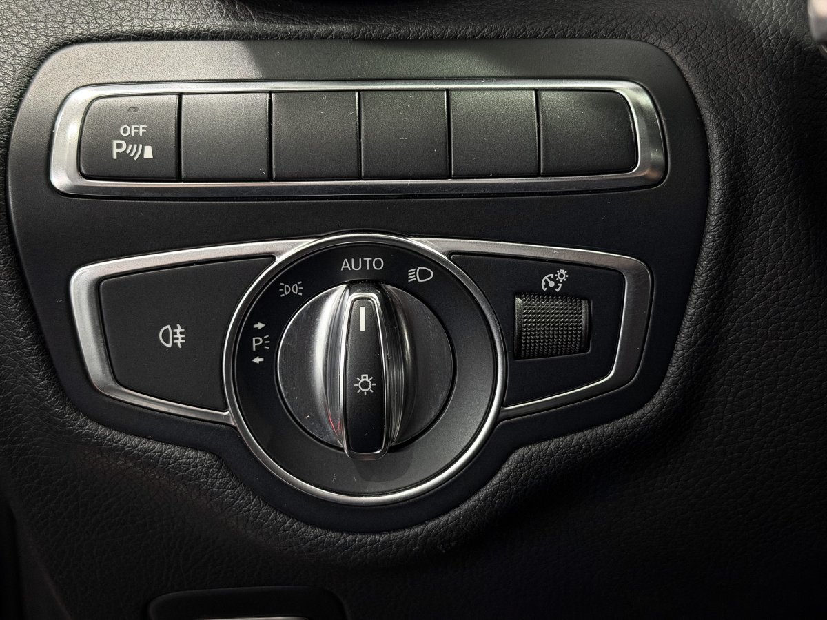 Foto Mercedes-Benz Clase C 28