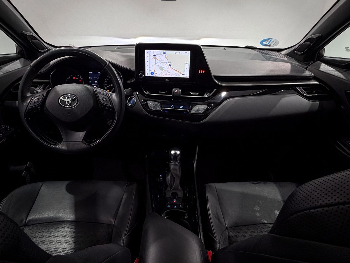Foto Toyota C-HR 18