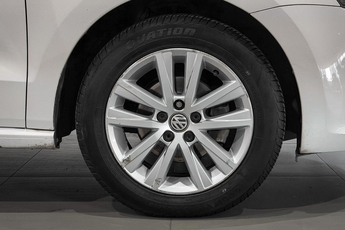 Foto Volkswagen Polo 24