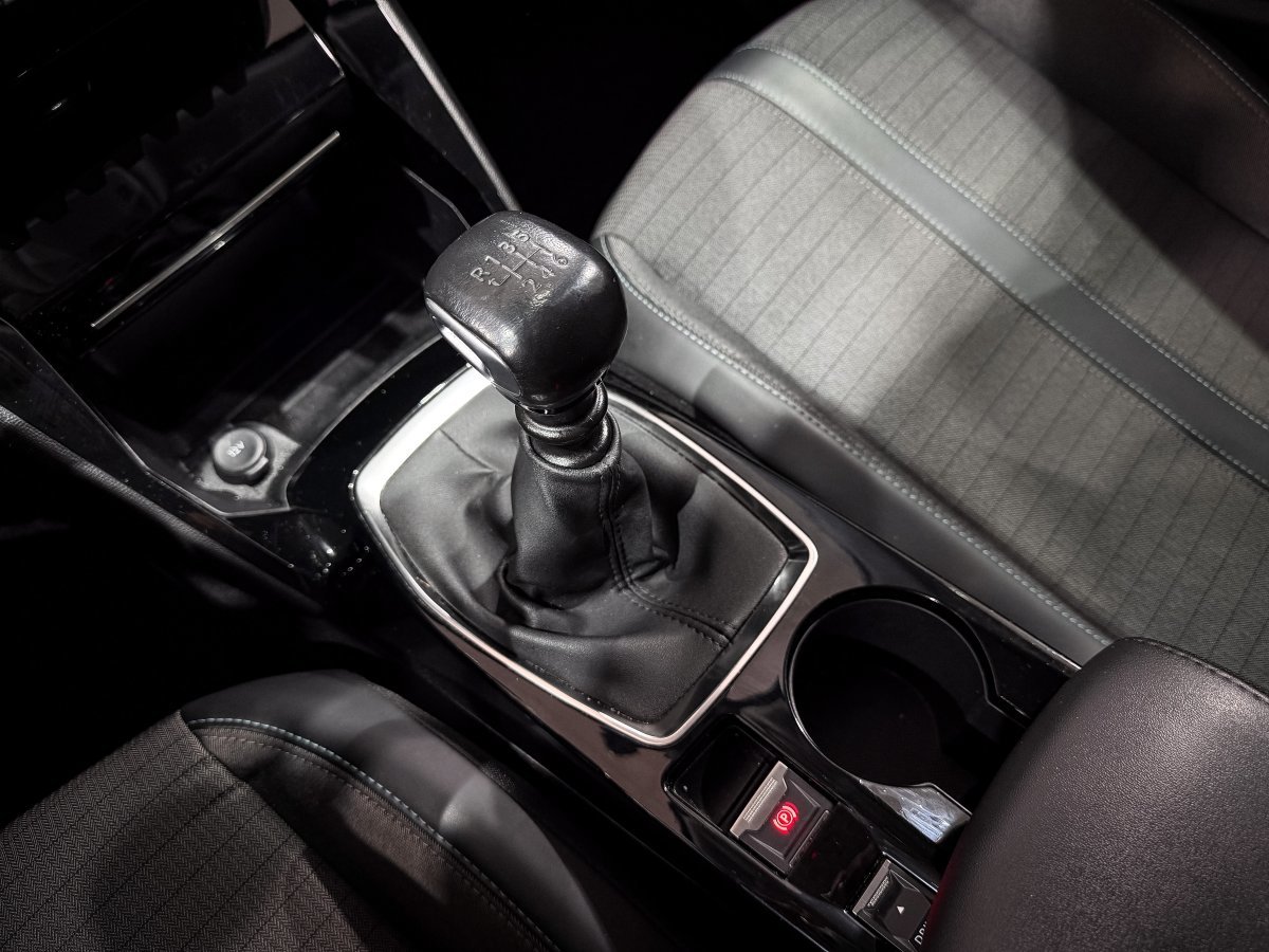 Foto Peugeot 2008 21