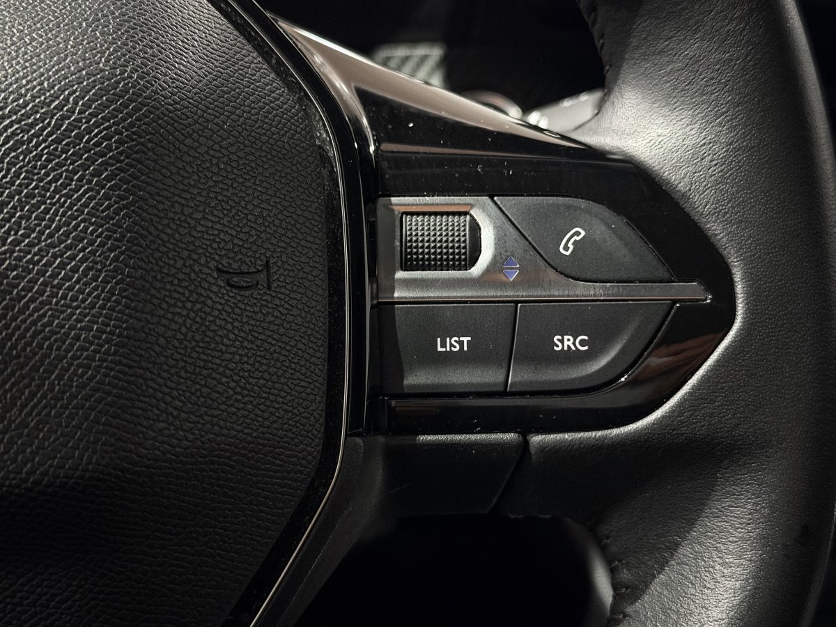 Foto Peugeot 2008 23